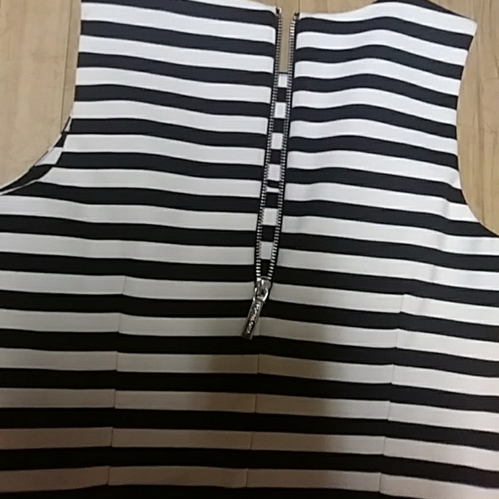 Michael Kors Tank - Picture 2 of 3